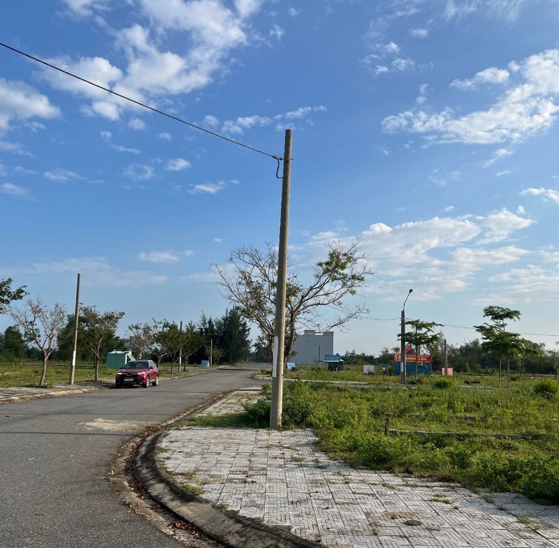 Lô góc khu đô thị số 4 Điện Ngọc Lo24-01thực tế lô đất