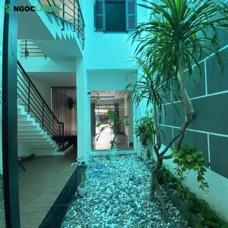 Cho thuê nhà đường Nguyễn Xuân Khoát-Tiểu cảnh